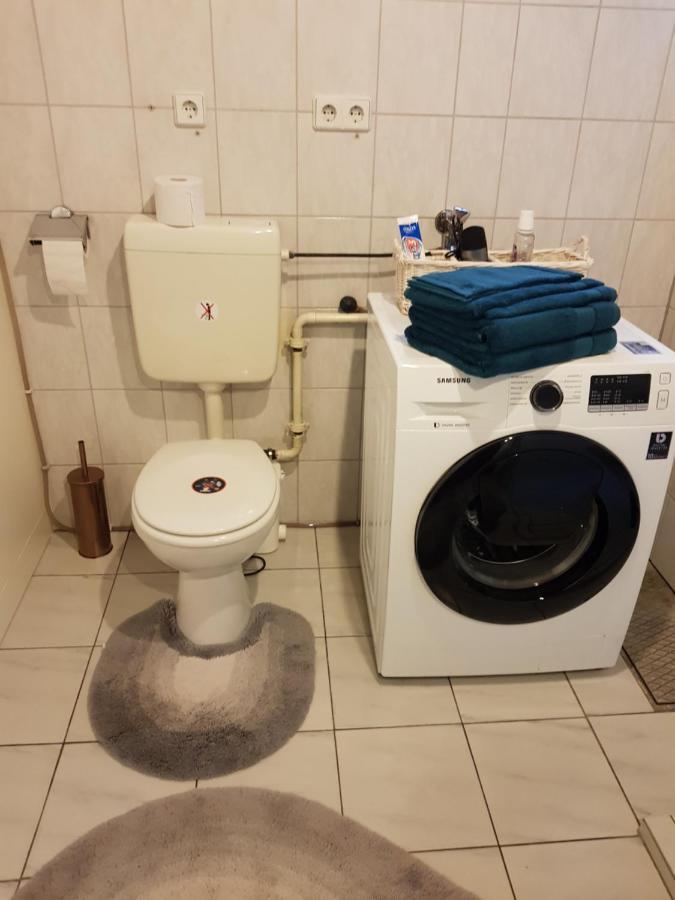 4 Sterne Souterrain Apartment Alt-Mariendorf 베를린 외부 사진