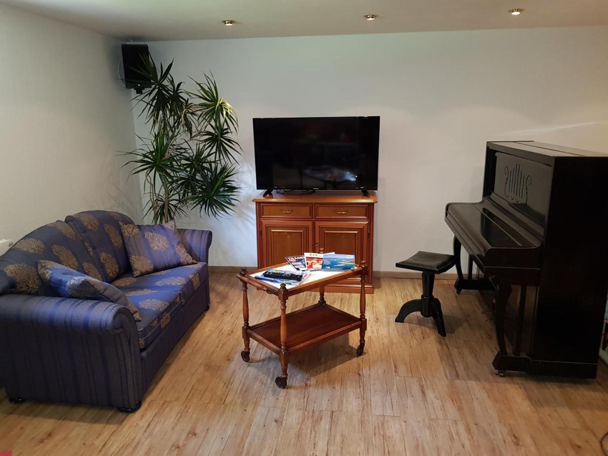 4 Sterne Souterrain Apartment Alt-Mariendorf 베를린 외부 사진